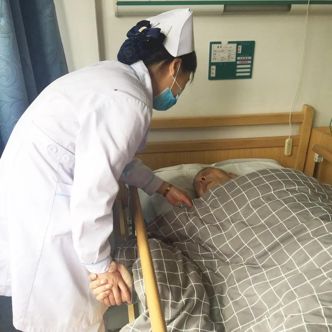 愛，讓他們積極堅(jiān)守，讓長者們樂享歲月靜好