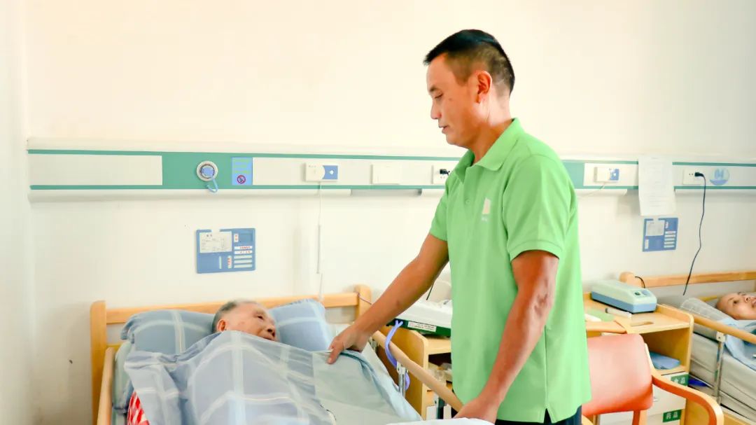 【最美養(yǎng)老護(hù)理員】匡船會(huì)：情系老人，用心服務(wù)