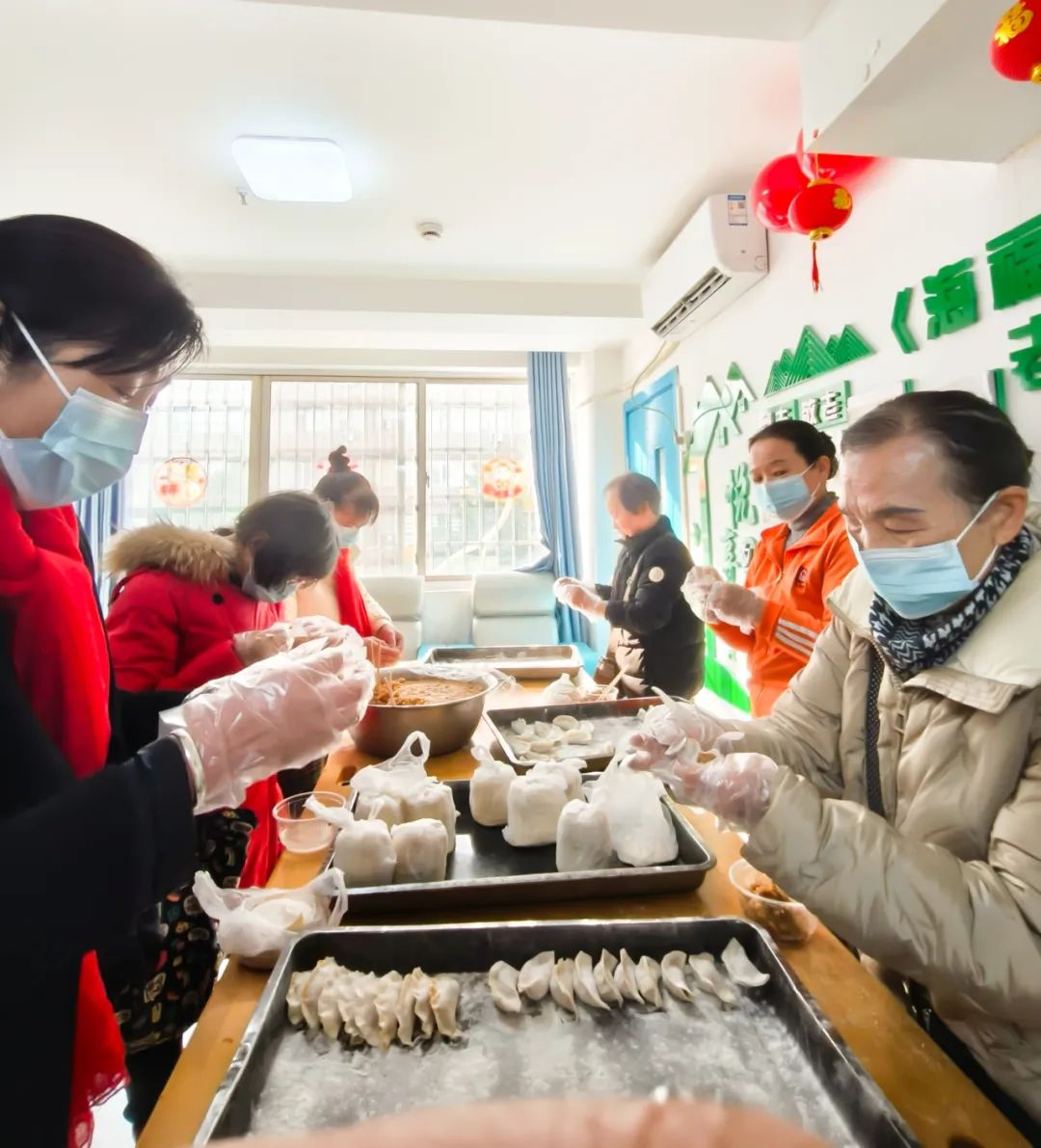 “福啟新歲 祥蛇賀瑞” ——海福祥養(yǎng)老院2025年元旦聯(lián)歡會(huì)